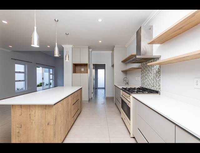 4 BEDROOM FREEHOLD FOR SALE IN SAGEWOOD